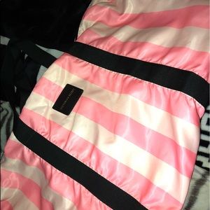 VS tote